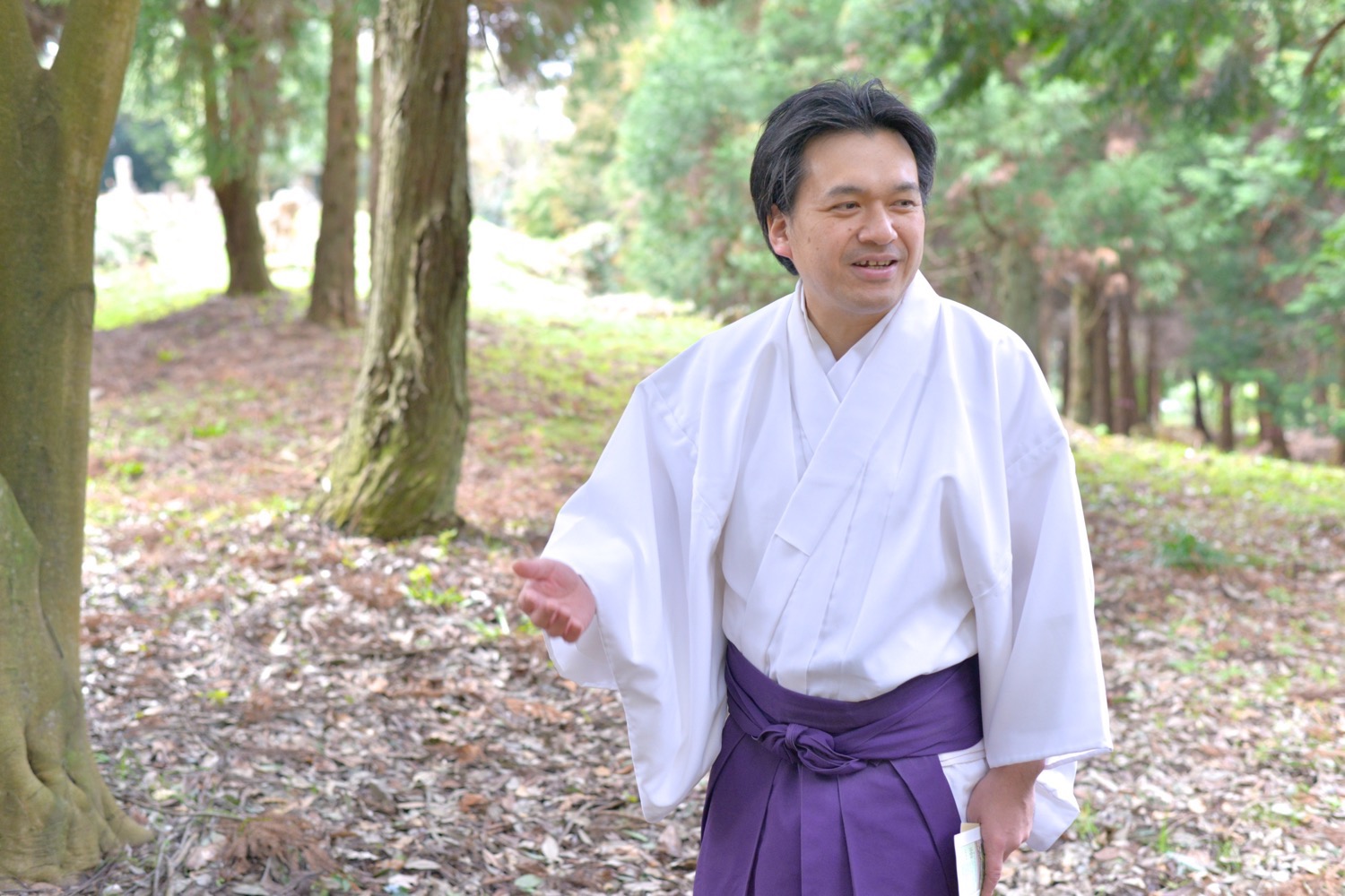 禰宜の村尾茂樹さん 