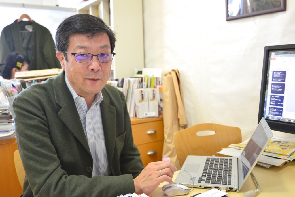 デザビレ村長の鈴木さん