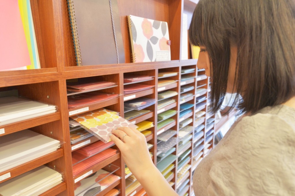 中紙を選ぶ文具lady.のMakiさん