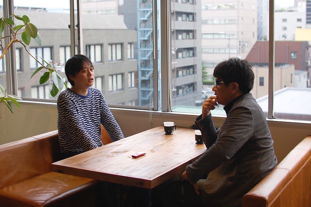 雑談をする宮脇淳さんと朽木誠一郎さん