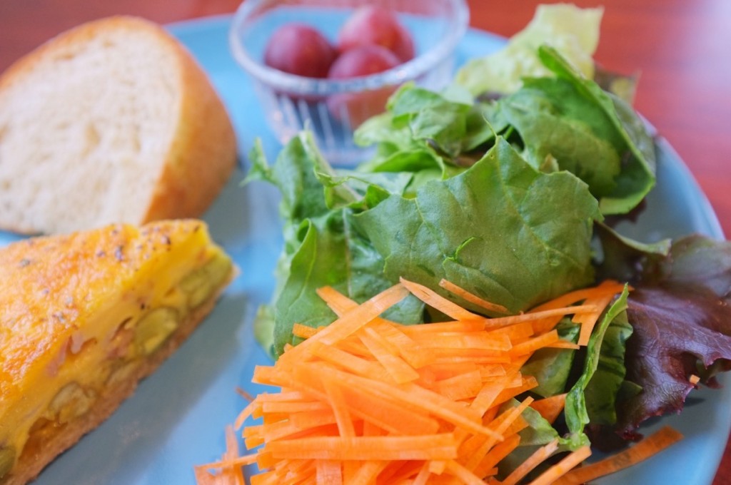 季節の野菜のキッシュプレート
