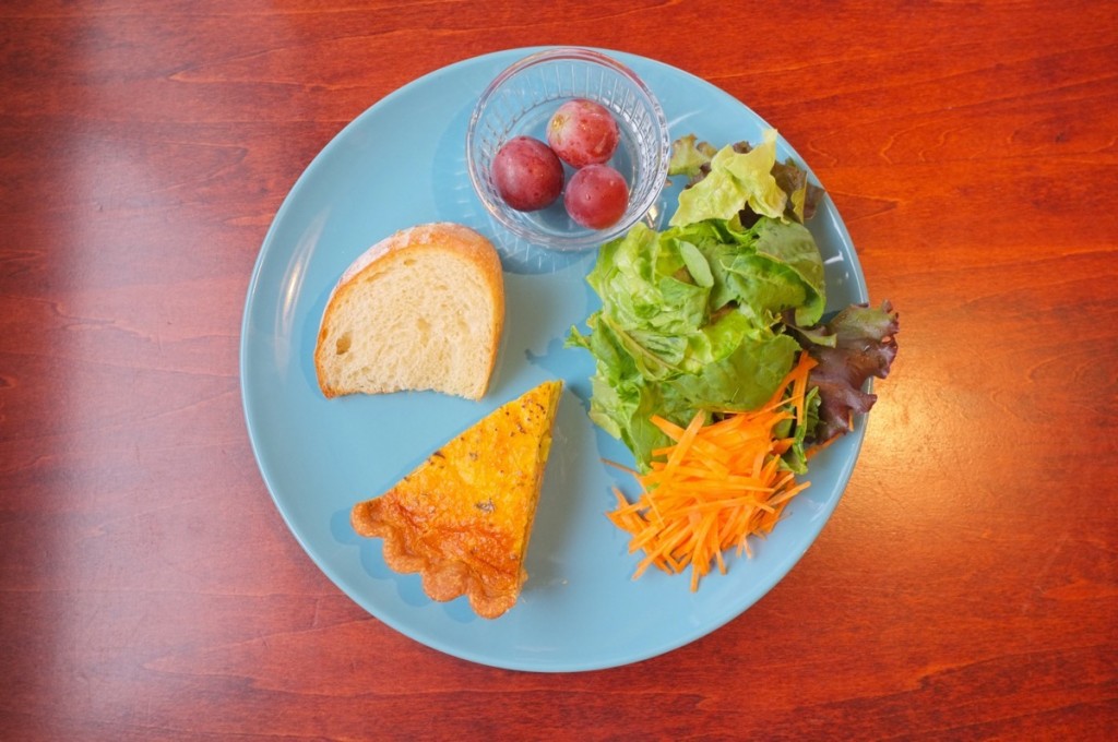 季節の野菜のキッシュプレート