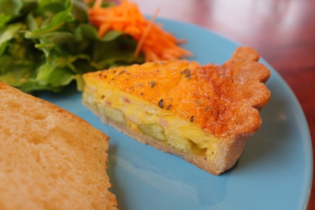 季節の野菜のキッシュプレート