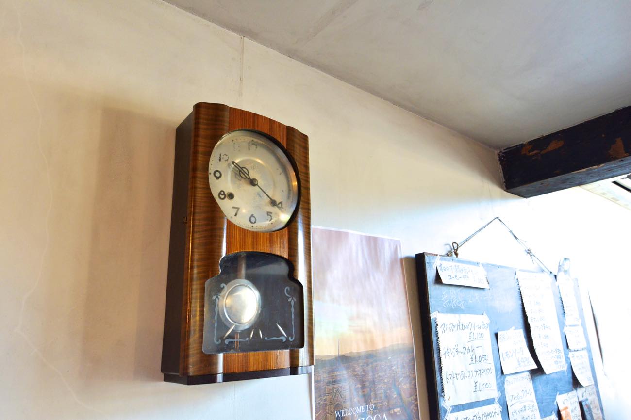 「on-cafe」店内にある時計