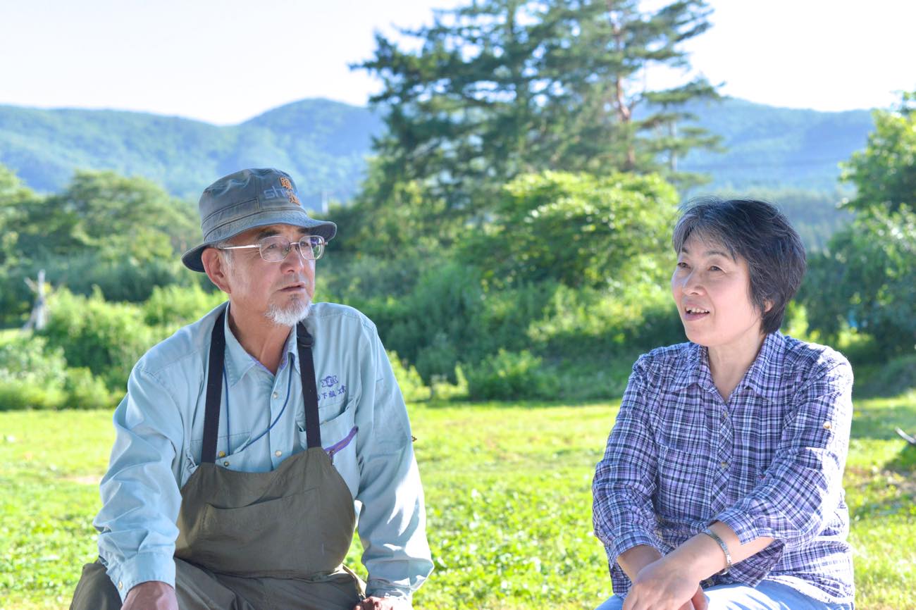 リンゴ農家の佐々木さんご夫妻