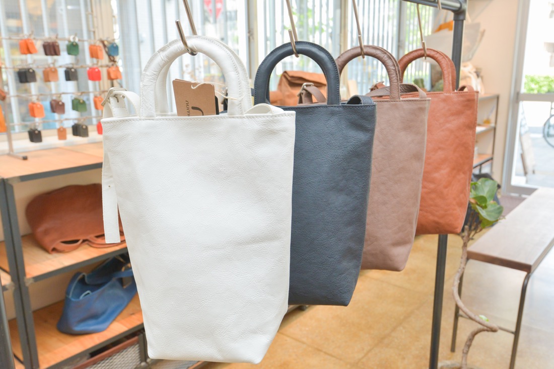 cameraの革製品ブランド「numeri」
