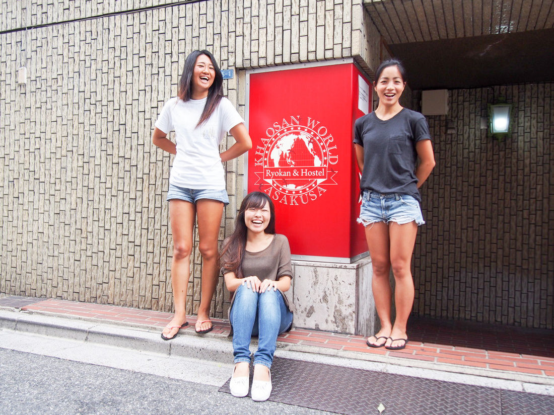 山戸さん（中央）とスタッフ