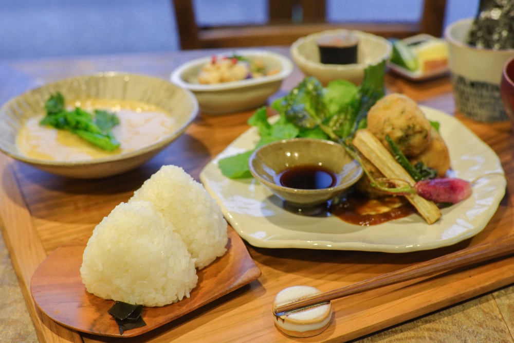 Re:gendoにて撮影。むすび膳