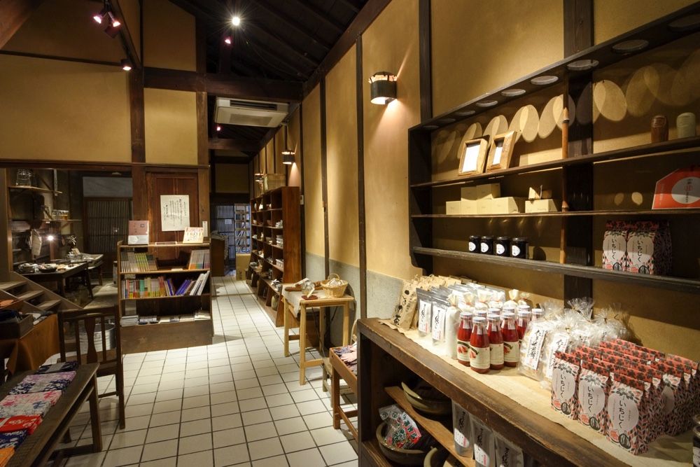 群言堂本店カフェ