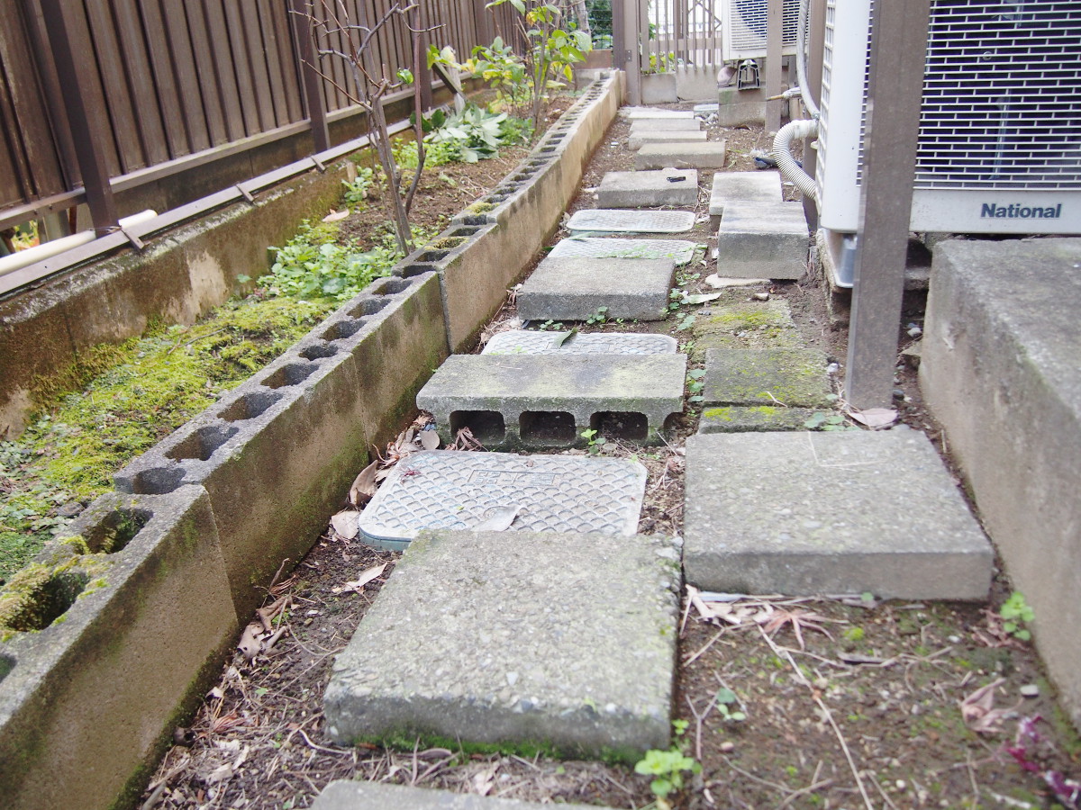 長屋ハイツの庭